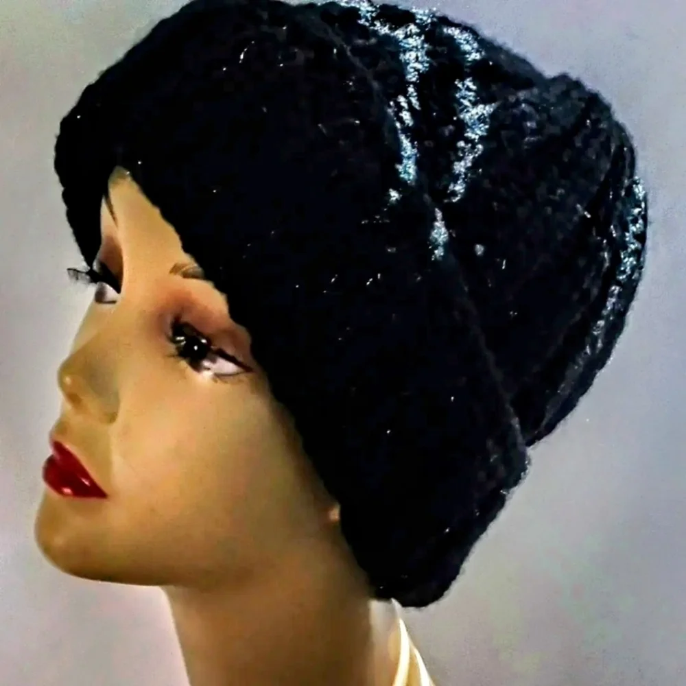 NWT Cashmere Blend Unisex Beanie With A Little Bling!